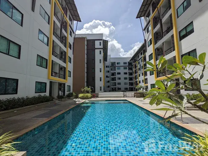 Outdoor Pool at Ratchaporn Place